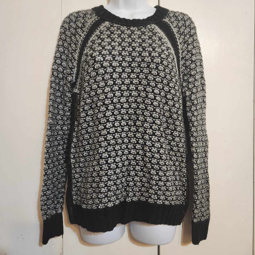 Two By Vince Camuto Angora Blend Sweater XS Black White Side Zip Textured Knit